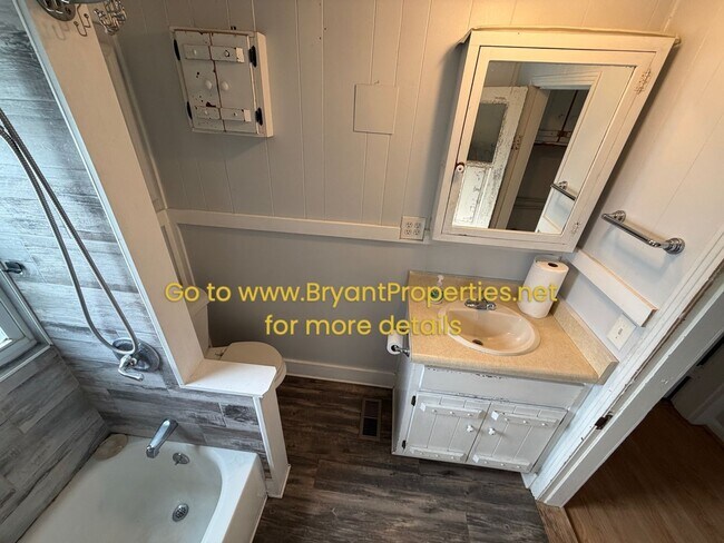 Building Photo - 1584 Latimer Ln