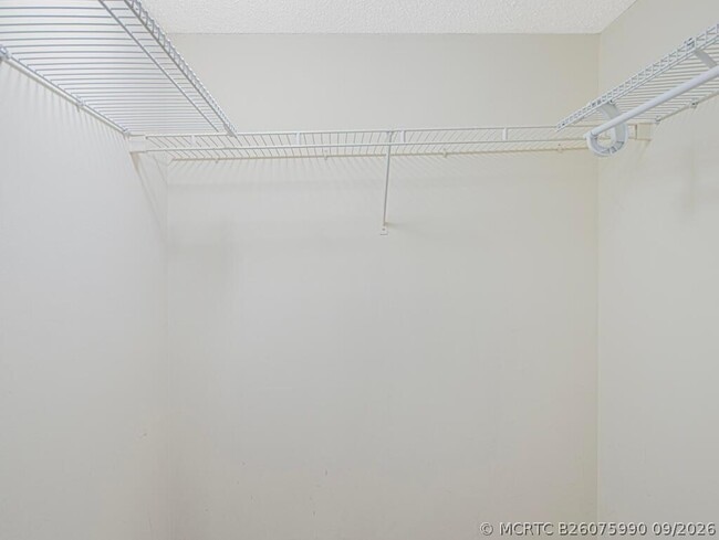 Building Photo - 500 Crestwood Ct N