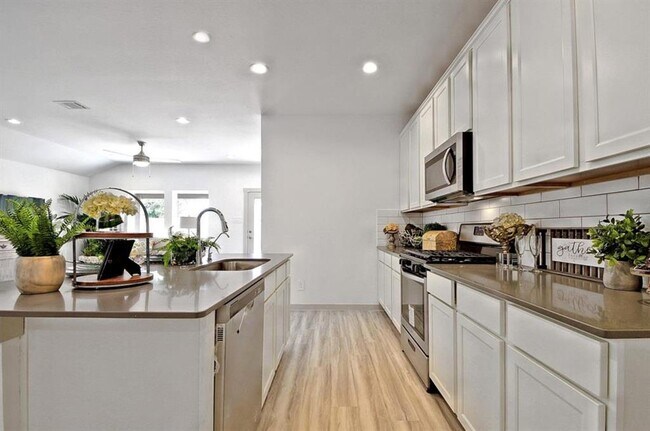 Building Photo - 6902 Telford Holw Trl