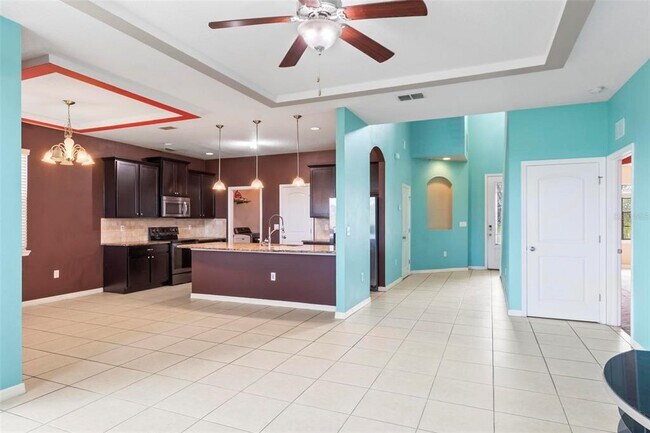 Building Photo - 625 Silverthorn Pl