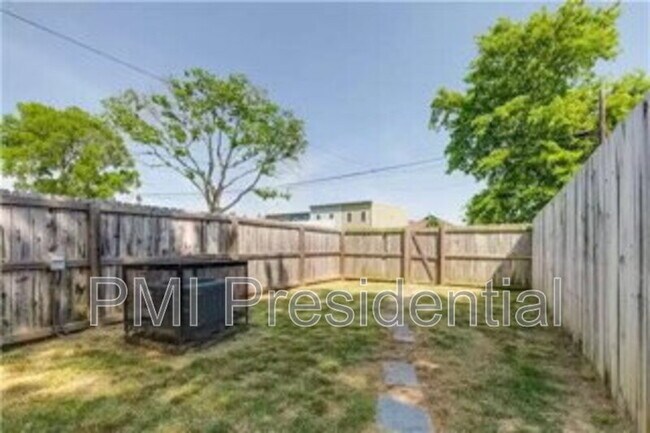 Building Photo - 1107 N 27th St