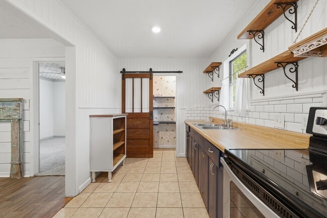 Building Photo - 11757 Calvary Rd