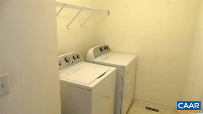 Building Photo - 140 Burnet St