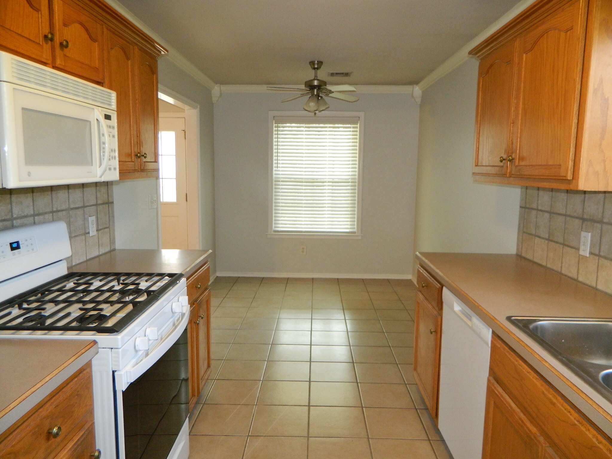 New Gas Stove - 1113 W South St