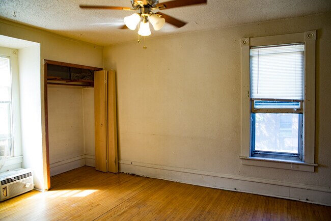 Building Photo - 1303 E Hennepin Ave