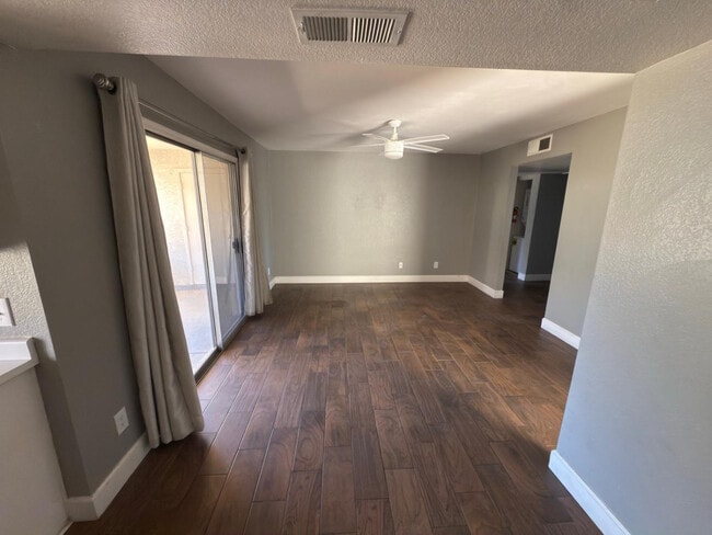 Building Photo - 10610 S 48th St
