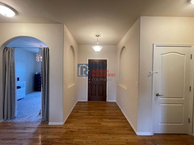 Building Photo - 10470 Mount Emerald Dr