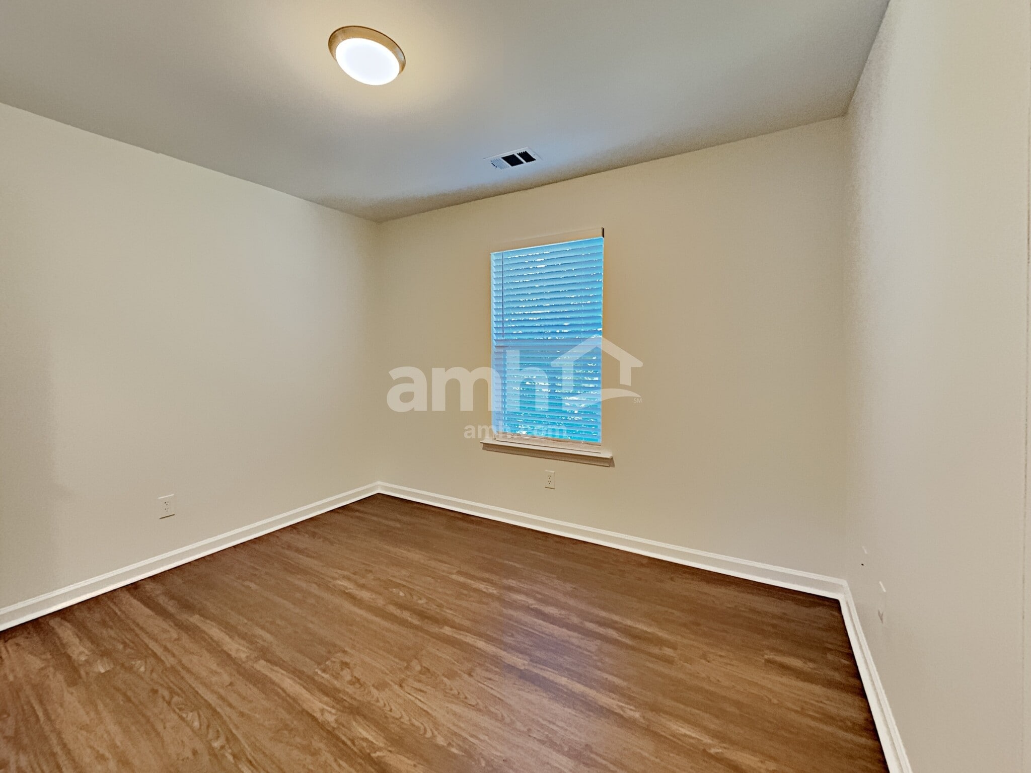 Building Photo - 488 Lincolnwood Ln