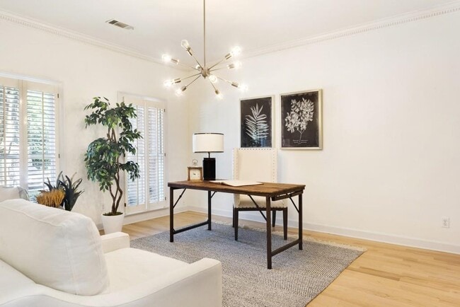 Building Photo - 305 Ansley Villa Dr NE