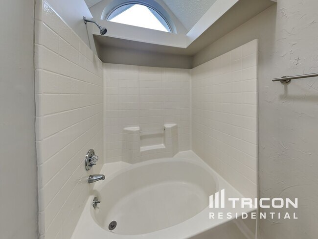 Building Photo - 100 Chitwood Ct