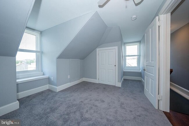 Building Photo - 7350 Ridge Ave