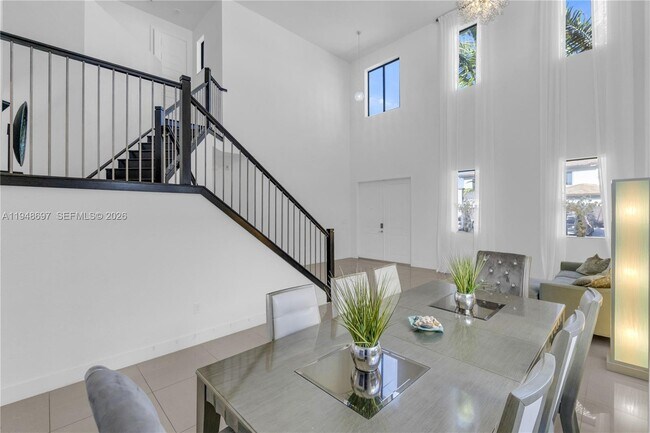 Building Photo - 10890 Shore St