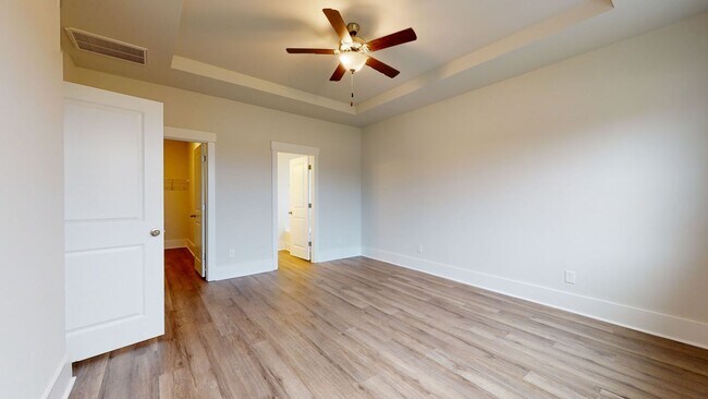 Building Photo - 3 Bedroom Home in WATERSIDE!