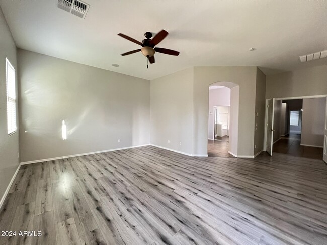 Building Photo - 3312 E Bluebird Pl