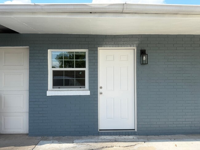 Building Photo - 3040 Fletcher Ave