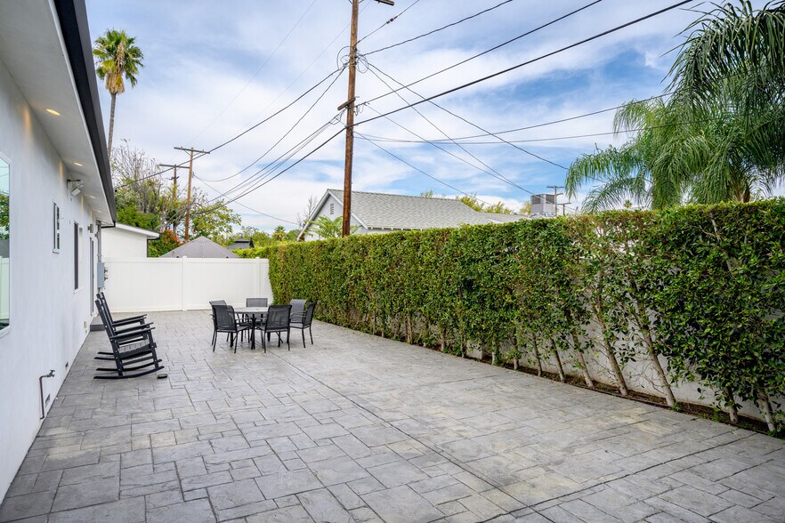 Building Photo - 13311 Wixom St