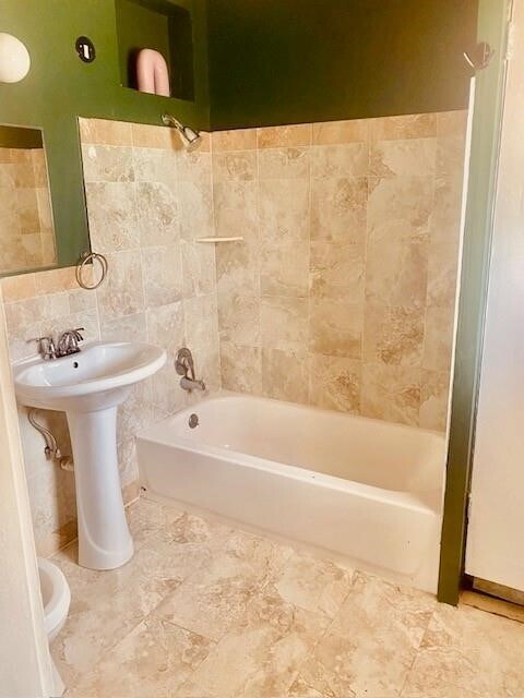 Building Photo - 1602 Henninger St