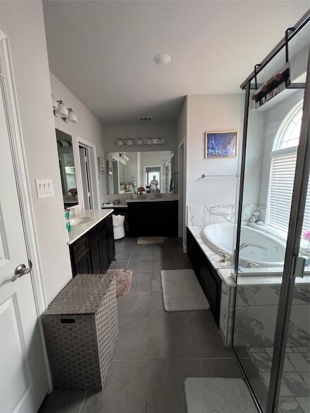 Building Photo - 9832 El Colina Dr