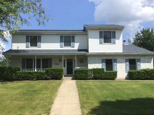 Building Photo - 24241 S Cree Dr