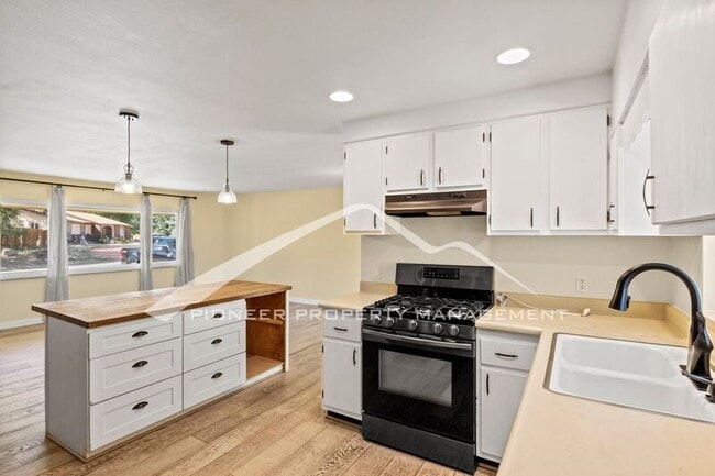 Building Photo - 1363 Ginny Ln