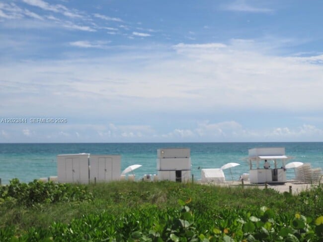 Building Photo - 2457 Collins Ave
