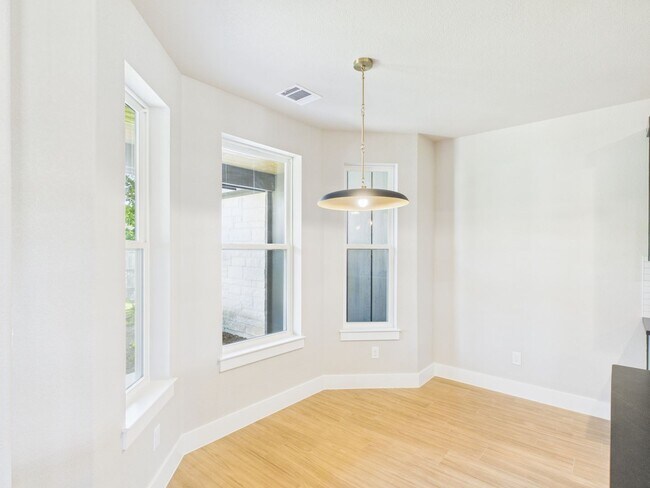 Building Photo - 110 Parlin Ln
