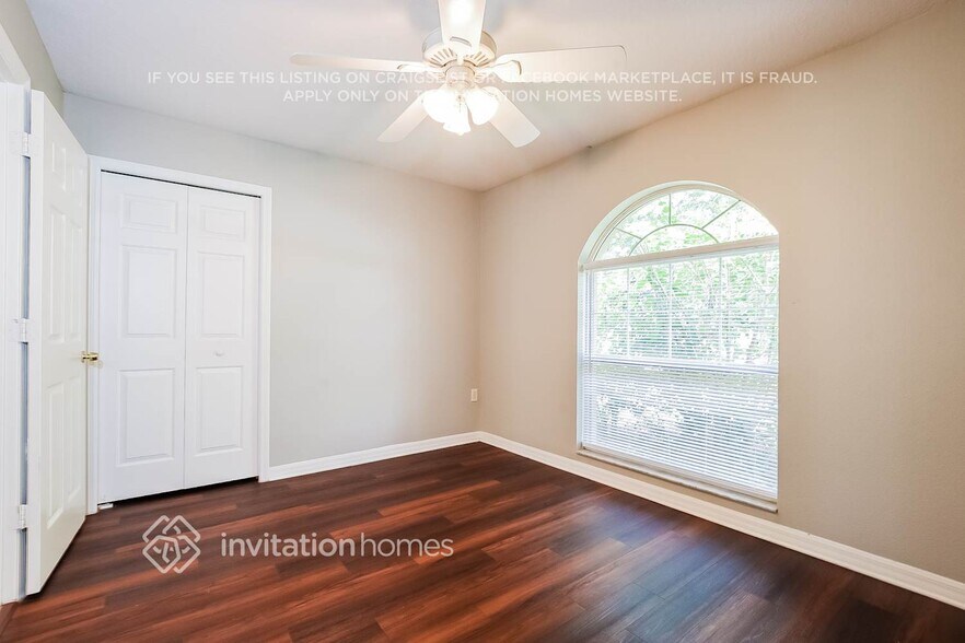 Building Photo - 13518 Biscayne Dr