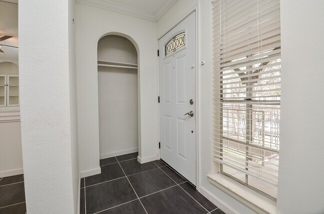 Building Photo - 854 Wax Myrtle Ln