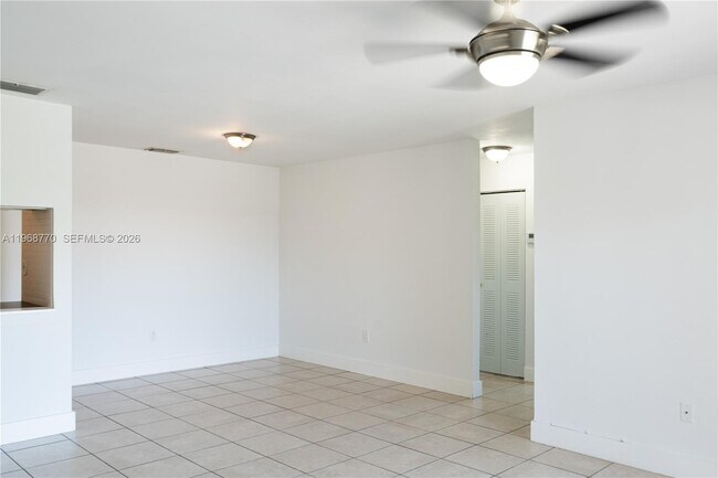 Building Photo - 1290 NE 119th St