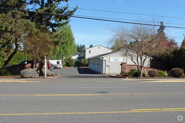 Building Photo - The Carlin Rose Apartments