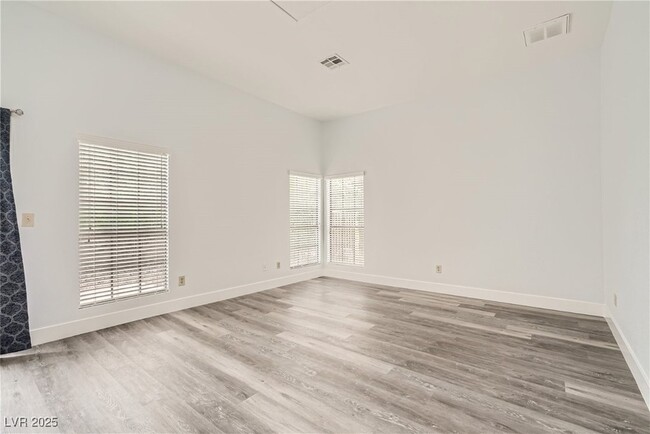 Building Photo - 4844 Maryvale Dr