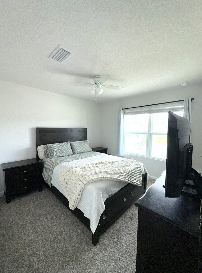 Building Photo - 5847 Belmont Stakes Rd