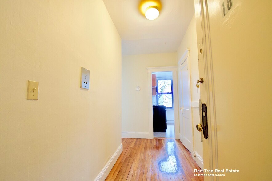 Building Photo - 25 Walbridge St