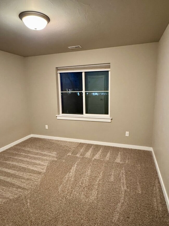 Building Photo - Chic & Comfortable 3-Bed Home in Bozeman’s King Arthur Park