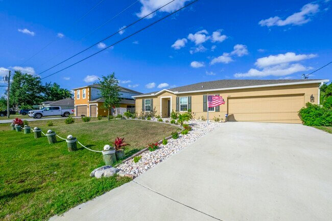 Building Photo - 4042 SW Jaqust St