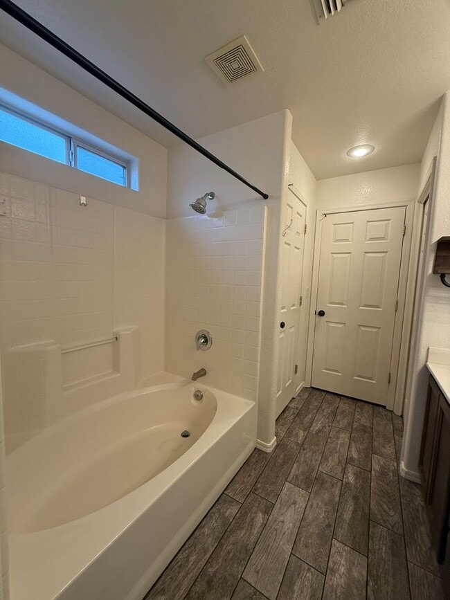 Building Photo - Beautifully Landscaped Home in Desert Foothills