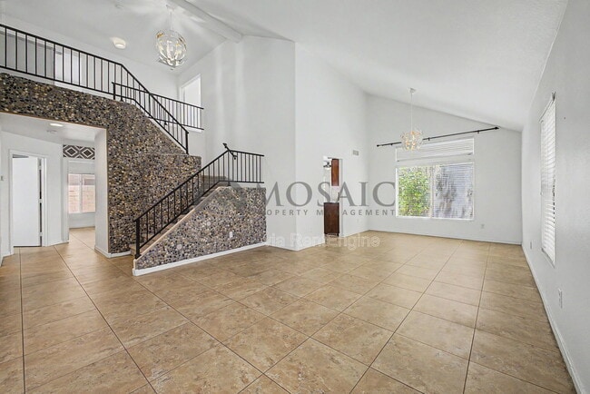 Building Photo - 820 N Granada Dr