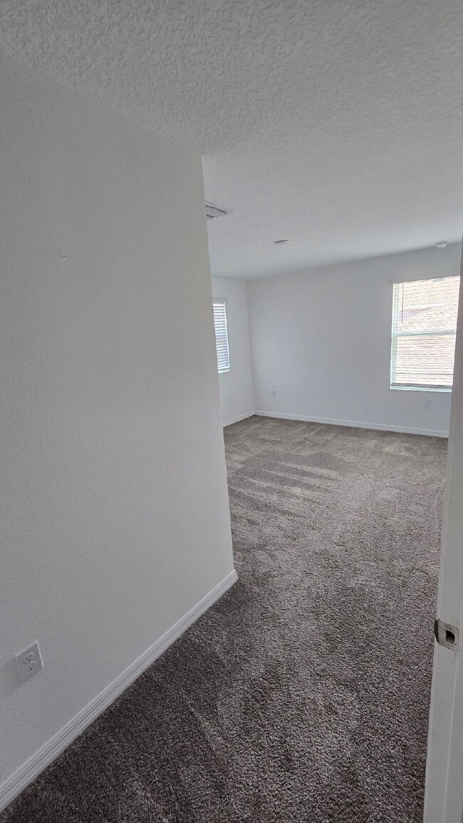 Building Photo - 3936 Willow Brk Dr
