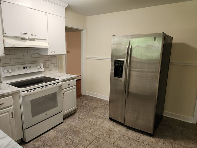 Building Photo - 2303 Druid Dr