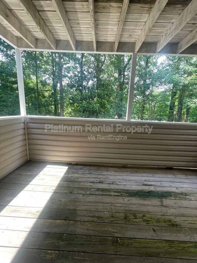 Building Photo - 402 Wynnes Ridge Cir SE