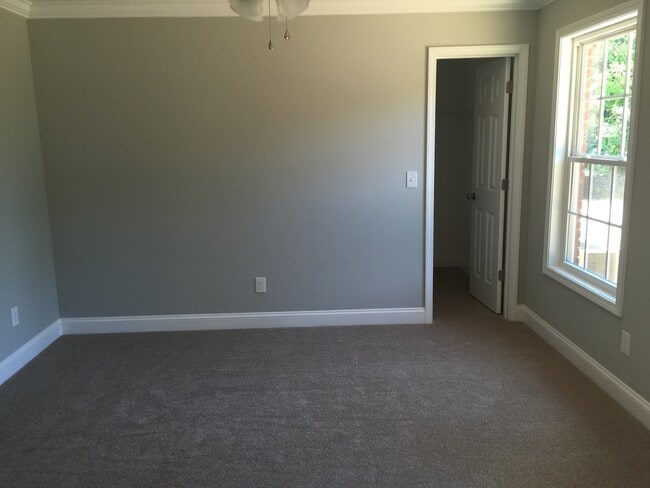 Building Photo - Available to show!