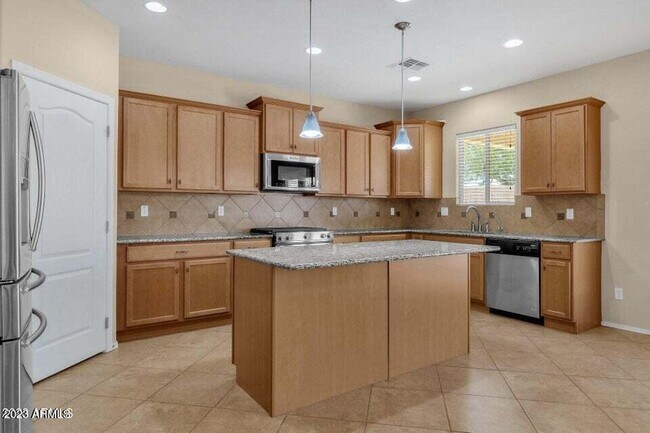 Building Photo - 5542 W Kowalsky Ln