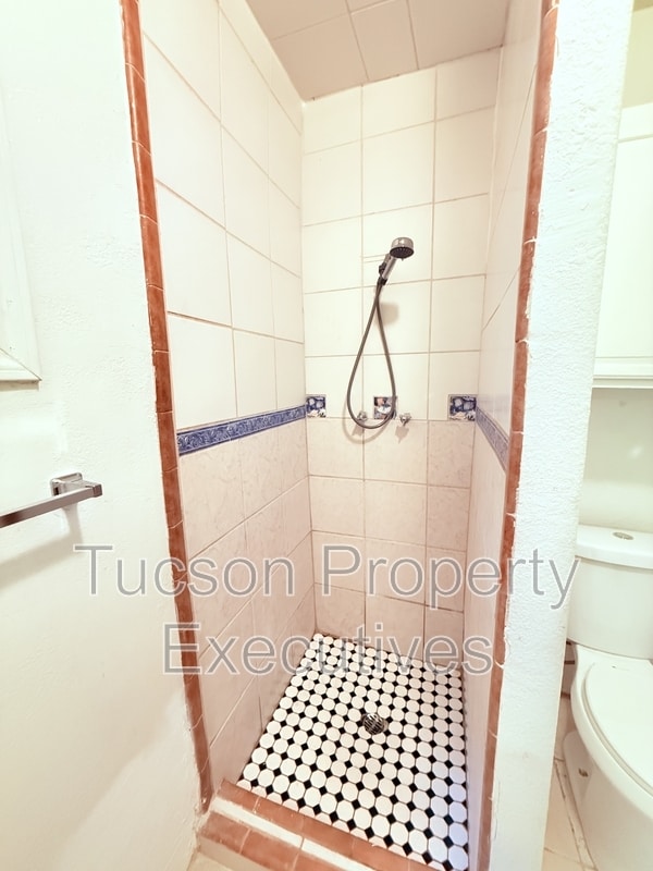 Building Photo - 208 W Ventura St