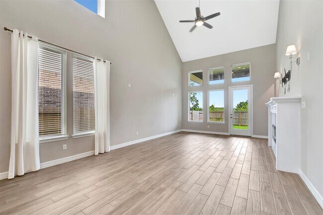Building Photo - 360 Mallorn Ln