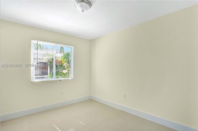 Building Photo - 4643 NW 15th Ave