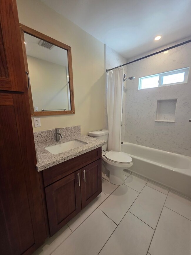 Building Photo - 1030 Kahili Pl