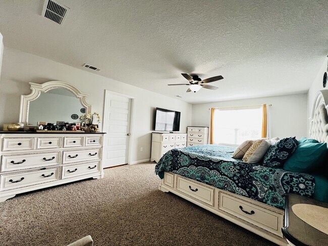 Building Photo - 603 Champ Trl