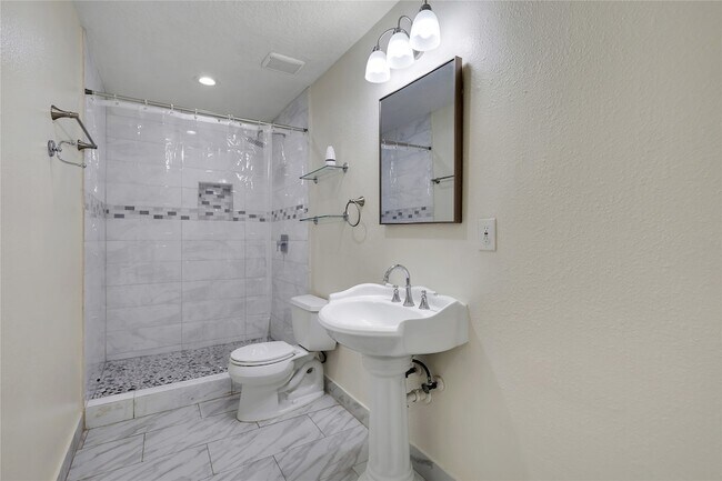 Building Photo - 1117 Willersley Ln