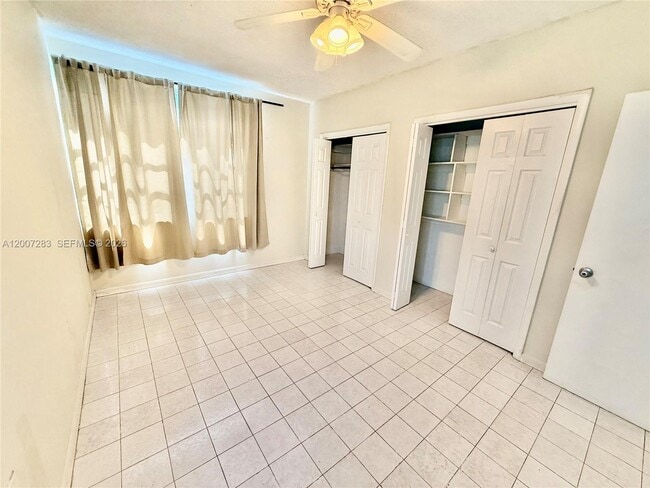 Building Photo - 1591 NE Miami Gardens Dr