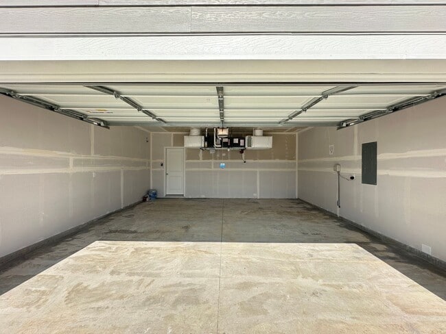 Building Photo - Brand New Foxtail Rancher